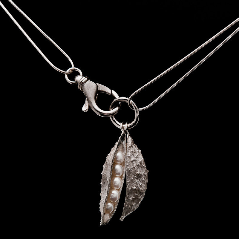 Silver Pod Pendant with freshwater pearls - Juvelisto - Pendant - Juvelisto Design - 2