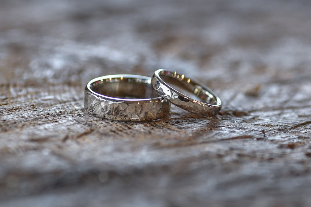 Iris and Anthony’s textured white-gold wedding bands