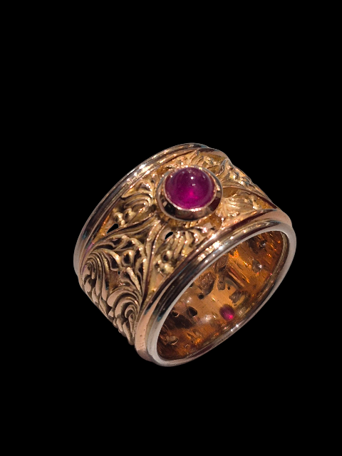 Juvelisto Design | Two-tone Gold Tapestry Ruby Cabochon Ring
