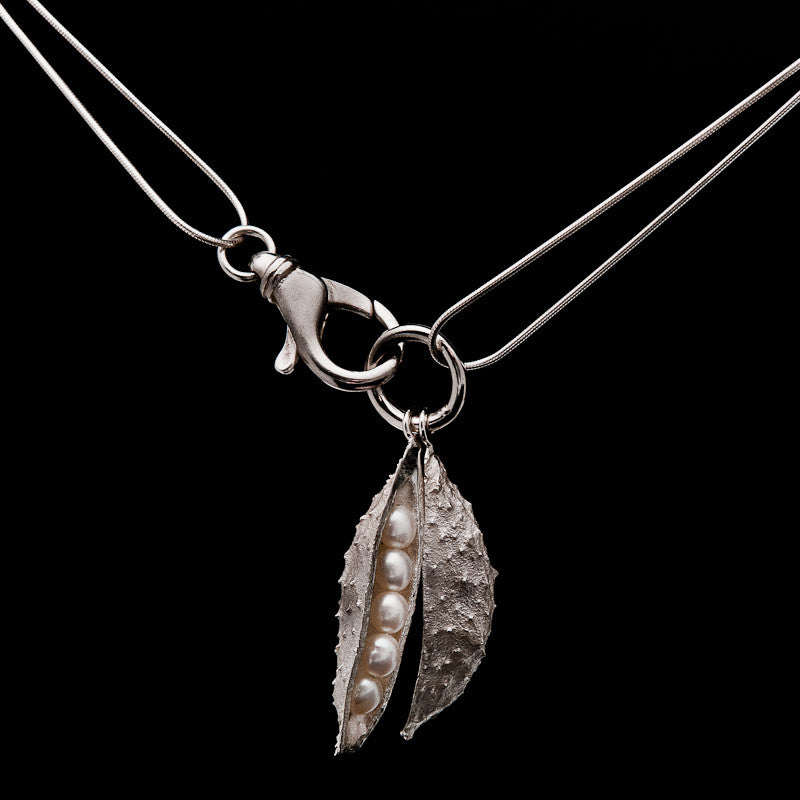 Silver Pod Pendant with freshwater pearls - Juvelisto - Pendant - Juvelisto Design - 1