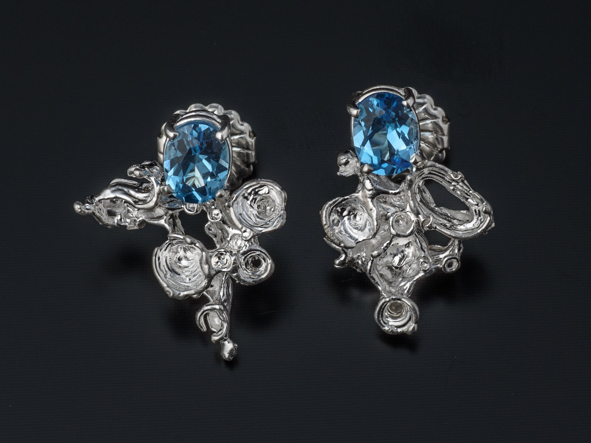 Juvelisto Design Sterling Silver Blue Topaz Barnacle Earrings